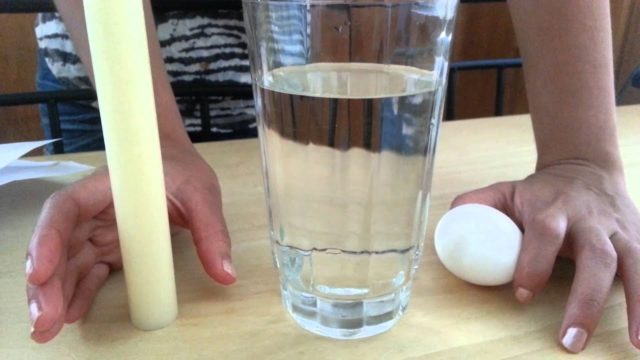 Как определить порчу с помощью яйца